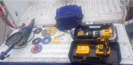 Tiene 16 años, lo buscaban por múltiples robos en casas en Córdoba y su madre lo entregó