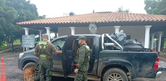 Traficaban más de 10 kilos de marihuana ocultos en un rueda de una camioneta y fueron capturados en Formosa