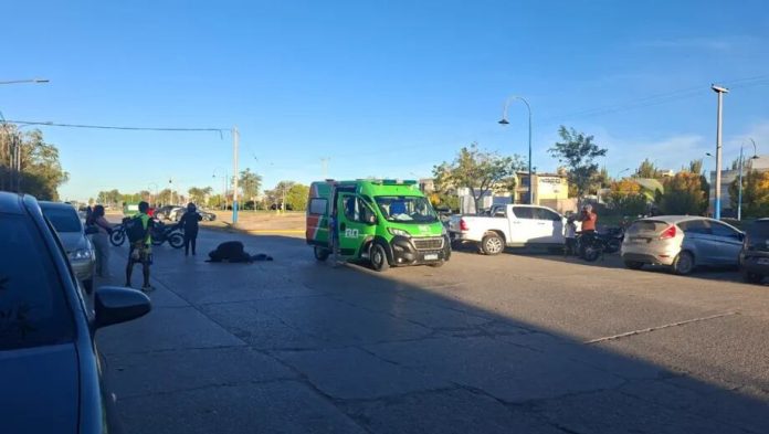 Un exjuez murió al ser atropellado por un auto en Río Negro