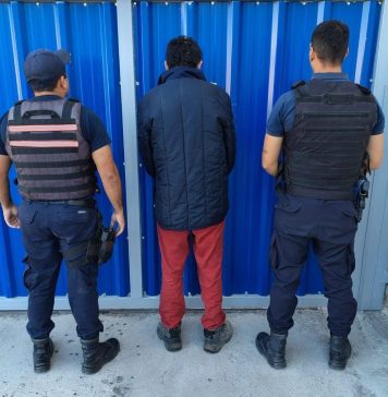 Un hombre intentó matar a su pareja en la habitación de un hotel y amenazó con quitarse la vida antes de ser detenido