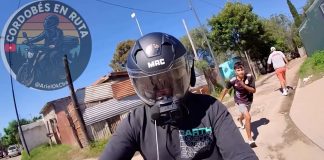 Un influencer cordobés sufrió un intento de robo mientras filmaba un video a bordo de su moto