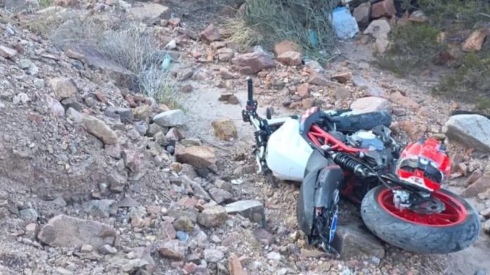 Un motociclista desbarrancó en la ruta que va desde Mendoza hacia Chile y murió: un testigo vio cómo caía