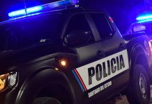 Una mujer amenazó a policías para evitar la detención de su hijo: “Te meto un tiro en la cabeza”