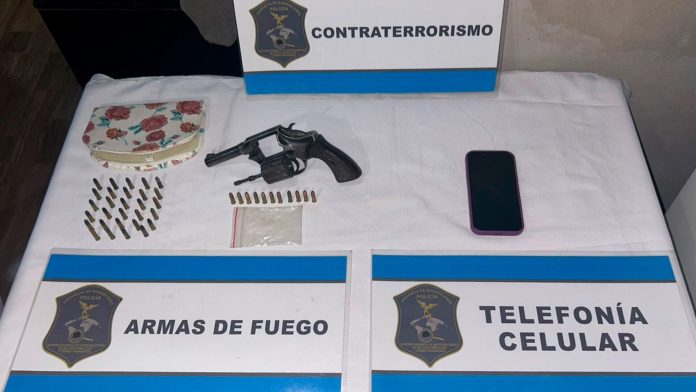 Amenazas escolares: allanaron las casas de dos adolescentes en José C