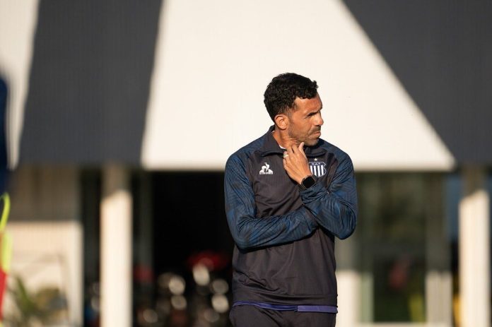 Carlos Tévez dejó de ser el entrenador de Talleres tras la eliminación ante Belgrano en el clásico de Córdoba