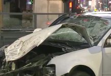 Choque y vuelco en la intersección de las avenidas Callao y Corrientes: hay un patrullero involucrado y siete heridos