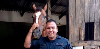 En un fallo dividido, la Corte absolvió al psiquiatra acusado por el crimen contra un policía que había cometido su paciente
