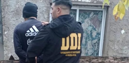 Estaba prófugo hace dos meses por el abuso de una menor y lo detuvieron cuando caminaba por Villa Gesell