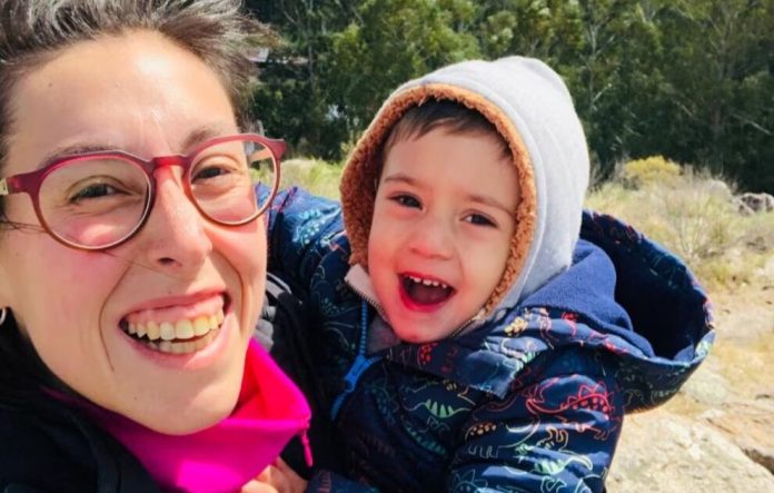 Fue a una guardia por un dolor abdominal y descubrió que estaba embarazada de 38 semanas: dio a luz una hora después