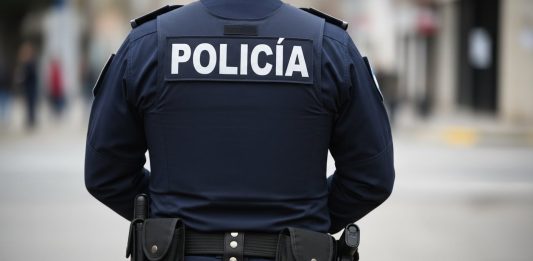 Imputaron a un policía que golpeó a su pareja hasta dejarla inconsciente y se fue a trabajar