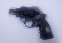 Insólito: un hombre intentó robarle con un arma falsa a dos mujeres policías y fue detenido