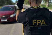 Intentó descartar cocaína por la ventanilla del auto durante un control policial y terminó detenido: tenía antecedentes