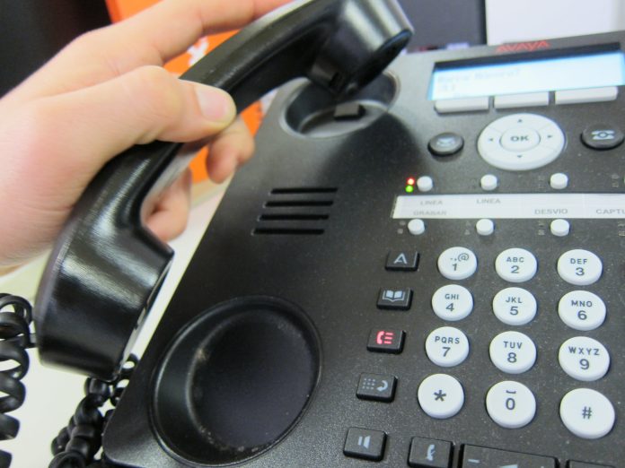 La impensada estrategia de un grupo de padres para retrasar el uso del celular en sus hijos: “Hermoso experimento”