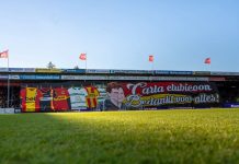 La ovación que se volvió viral: lavó camisetas 27 años y los jugadores e hinchas la sorprendieron en su último día