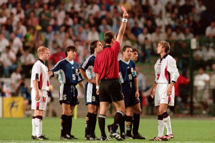 “La tarjeta roja fue excesiva”, aseguró Zanetti sobre la expulsión de Beckham en el Mundial de Francia 1998