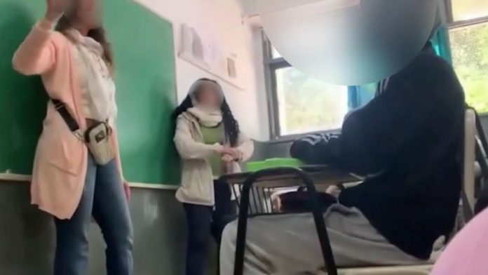 Polémica en Río Negro: una directora pateó el banco de un estudiante y reavivó la discusión sobre disciplina escolar