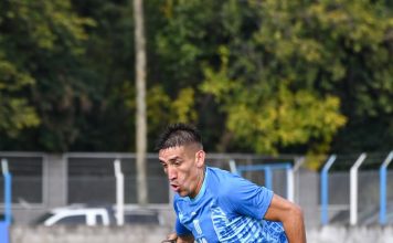 Ricky Centurión apareció en una transmisión en vivo desde la concentración de su equipo: cigarrillo y una confesión sobre Riquelme