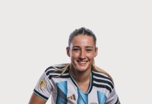 Tiene 17 años, su papá fue un afamado delantero y tiene una hamburguesa con su nombre: la nueva estrella de la selección femenina