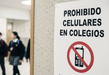 Una vicedirectora de una escuela de Rosario le pateó el pupitre a un alumno: qué dijo la madre del adolescente involucrado