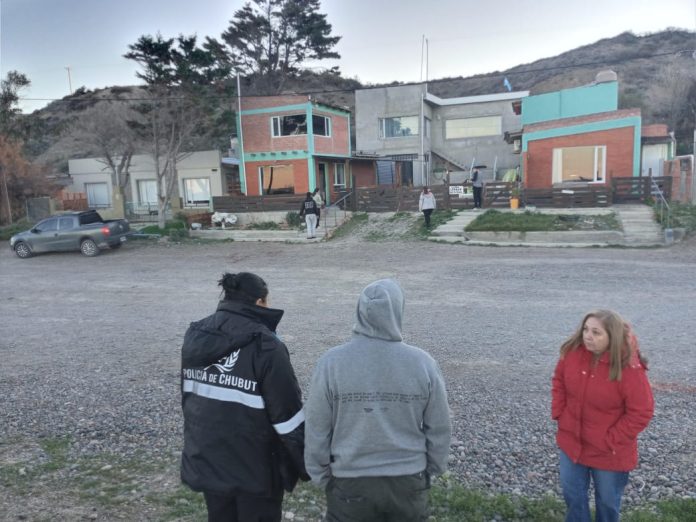 Conmoción en Chubut: una nena de cinco años murió al ser atacada por un perro cuando paseaba con su familia