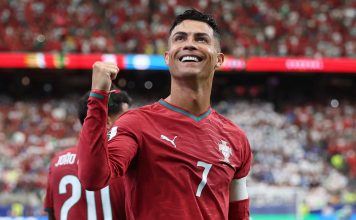 Cristiano Ronaldo y un ritual en plena cancha: la forma de sentir a sus hijos cerca, el partido en marcha y un detalle que pocos notan