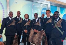 El motivo detrás del “broche de leopardo” en los particulares trajes del seleccionado del Congo para arribar al Mundial