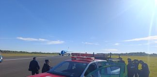 “El vuelo en el que viaja mi mamá tiene una bomba”: amenaza y pánico en un avión que aterrizó en Corrientes