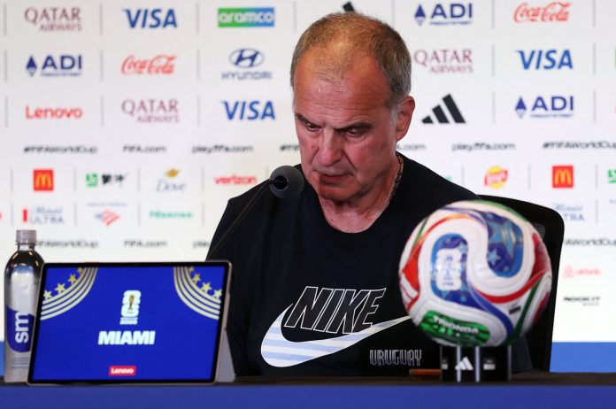 EN VIVO: Marcelo Bielsa habla en conferencia de prensa tras la eliminación de Uruguay en el Mundial 2026