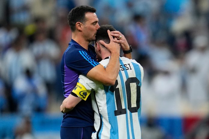 La llamada a Messi, las dudas de la AFA y el método que cambió a la Selección: los secretos de Scaloni que contó su biógrafo