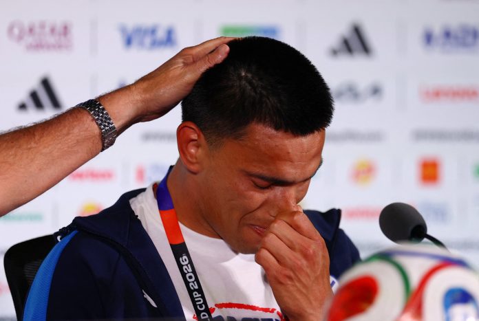 La reacción de Alfaro cuando un jugador de Paraguay se emocionó en la previa del debut del Mundial: “Es lo que sentimos todos”