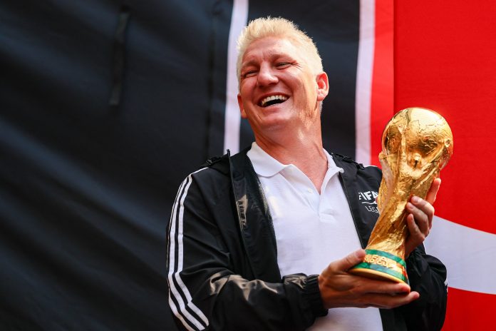 La reacción de una leyenda de Alemania tras probar el mate y el “gesto” para alentar por Argentina en el Mundial