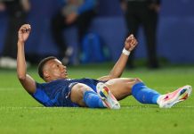 Mbappé convirtió dos goles en la victoria ante Irak, llegó a los 16 tantos y acecha a Messi como el máximo artillero de los Mundiales