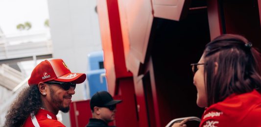 “Nuevo look para Barcelona”: Lewis Hamilton sorprendió a los fanáticos en la antesala de una nueva carrera de Fórmula 1