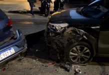 Perdió el control y chocó contra un auto estacionado en Liniers: hay un herido