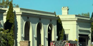 Principio de incendio en la casa del “Chiqui” Tapia en Campana: bomberos trabajan para controlar el fuego