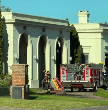Principio de incendio en la casa del “Chiqui” Tapia en Campana: bomberos trabajan para controlar el fuego