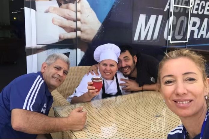 Quiénes son las mujeres detrás del éxito de la selección argentina, que se prepara para el Mundial: “Somos una gran familia”
