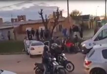 Se conoció un nuevo video del hombre que manejó borracho una retroexcavadora y casi atropella a un motociclista