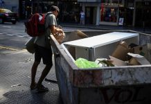 Un investigador del CONICET analizó el último informe de UNICEF: “La pobreza es una condición estructural supercompleja de la que no se sale en seis meses”