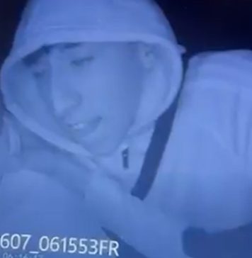 Video: engañaron a un chofer de aplicación con un falso viaje, le pusieron un cuchillo en el cuello y le robaron a bordo de su auto