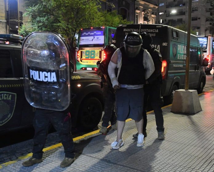 Cayó una banda de colombianos que desvalijaba edificios en Belgrano: el alarmante prontuario de uno de los asaltantes