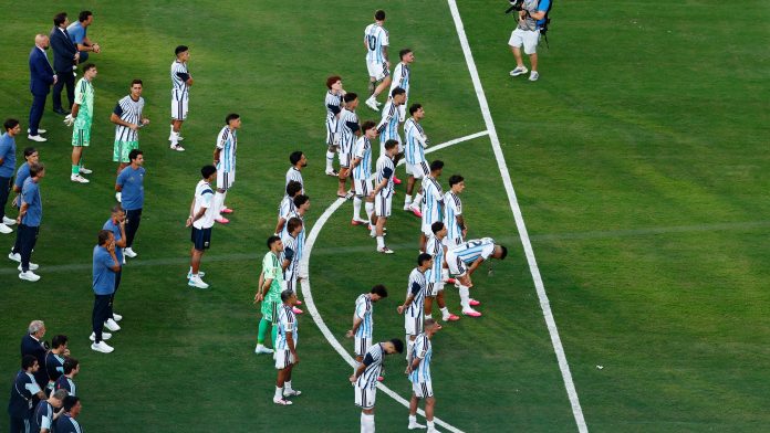 Cómo impactaron en AFA las dudas de Scaloni sobre su continuidad y el detrás de escena del vestuario de Argentina tras la derrota