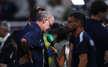 El debate que abrió Bielsa en Uruguay: la frase sobre las charlas de 10 minutos para no “sobreexigir la atención” de la nueva generación de futbolistas