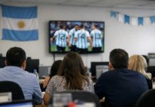 Mundial y trabajo: casi la mitad de los argentinos asegura que mejora el clima laboral durante los partidos