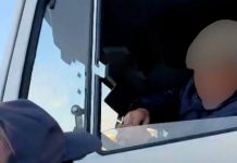 Un camionero cometió cinco infracciones simultáneas en la autopista Acceso Oeste y fue detenido