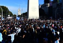 Una multitud festejó la victoria de Argentina en el Obelisco: fotos y videos