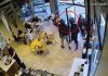 Veinte segundos de terror en un bar de Wilde: asaltaron a un matrimonio e investigan si fueron víctimas de una salidera bancaria