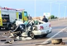Un muerto y tres heridos al chocar un colectivo de turismo y un auto en Mendoza