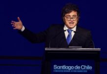 Javier Milei: “El gobierno de Macri se dejó correr por los que tiraron piedras, nosotros no lo vamos a hacer; no vamos a ceder un ápice en nuestras políticas”