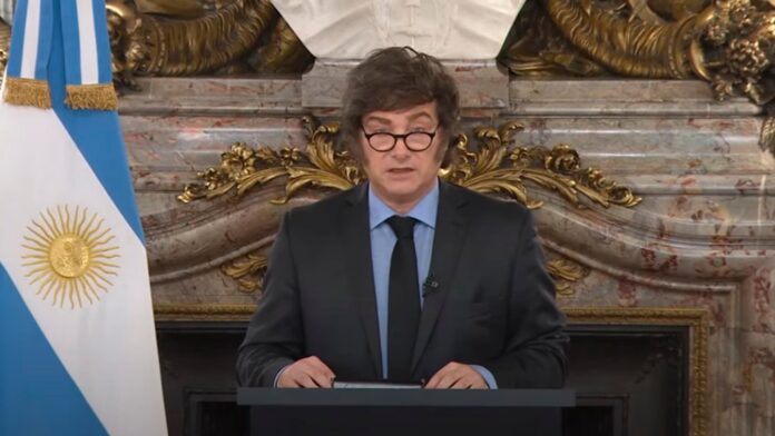 Javier Milei volvió de Chile para grabar en Casa Rosada la cadena nacional por Malvinas